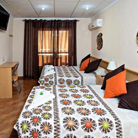 Hostal Carrizo Elda Exteriör bild