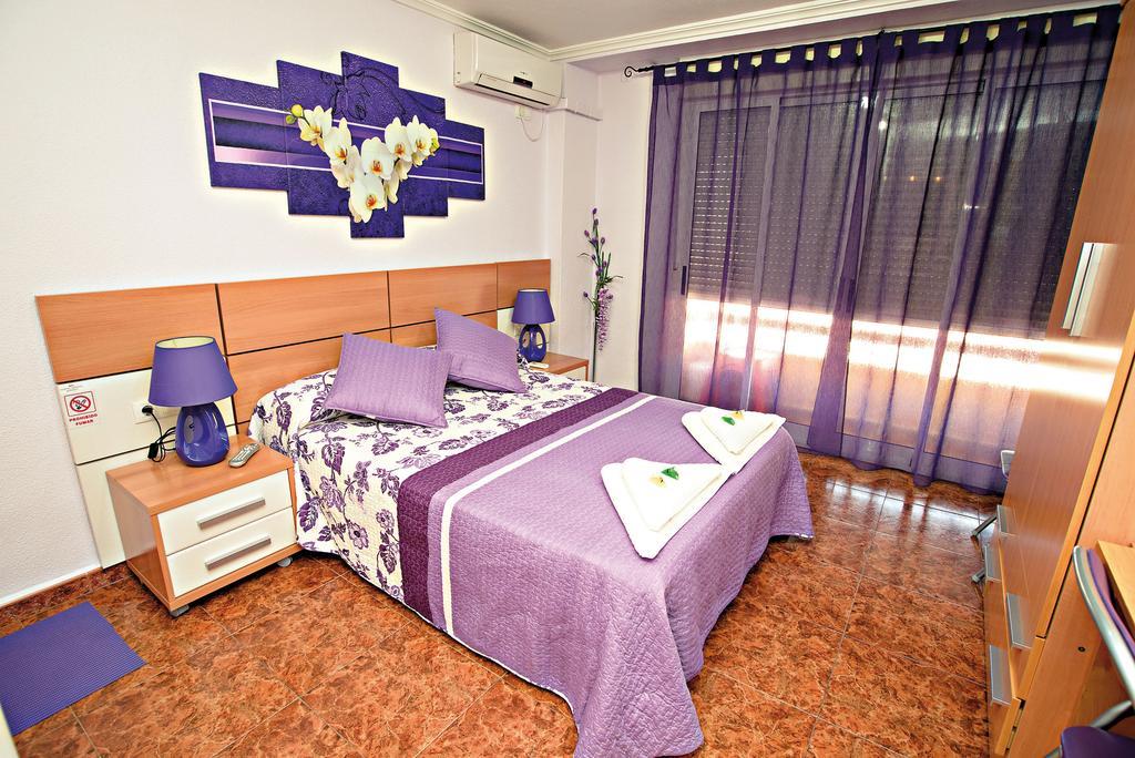 Hostal Carrizo Elda Exteriör bild