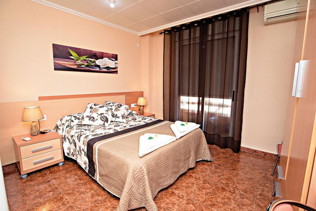 Hostal Carrizo Elda Exteriör bild