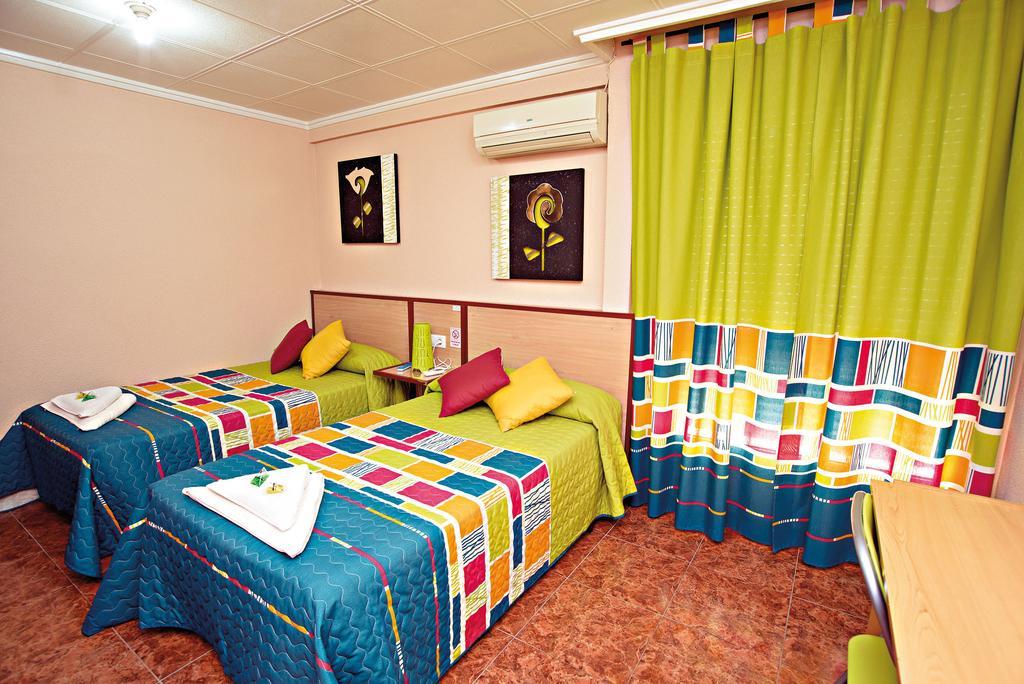 Hostal Carrizo Elda Exteriör bild