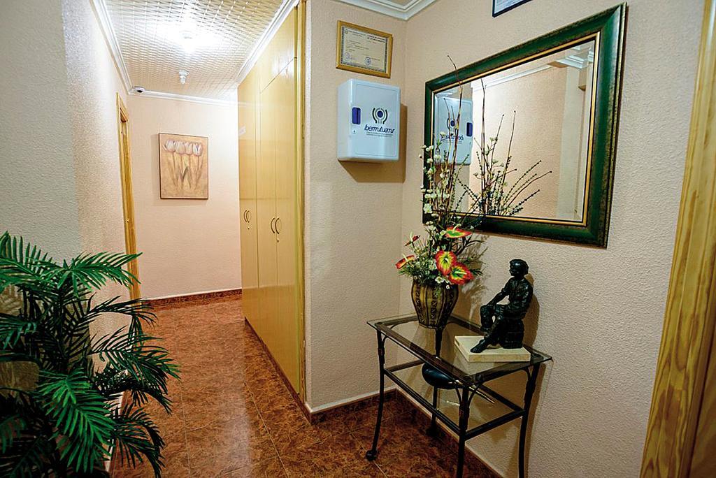 Hostal Carrizo Elda Exteriör bild