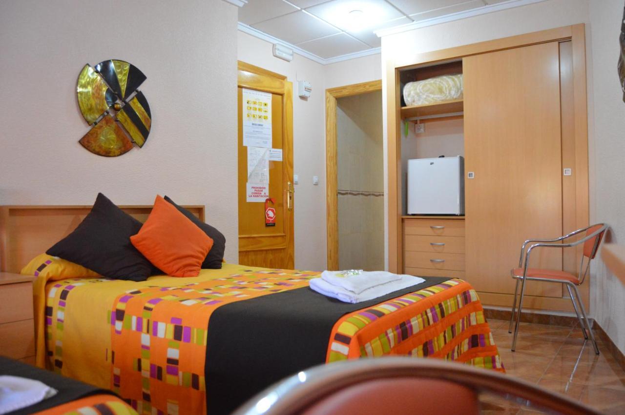 Hostal Carrizo Elda Exteriör bild